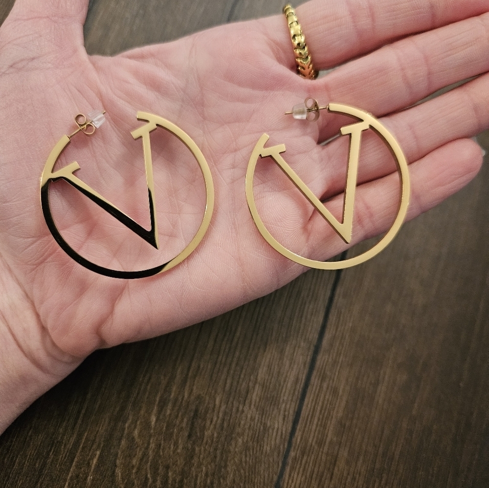 NEW Gold "V" Hoop Earrings Unbranded
